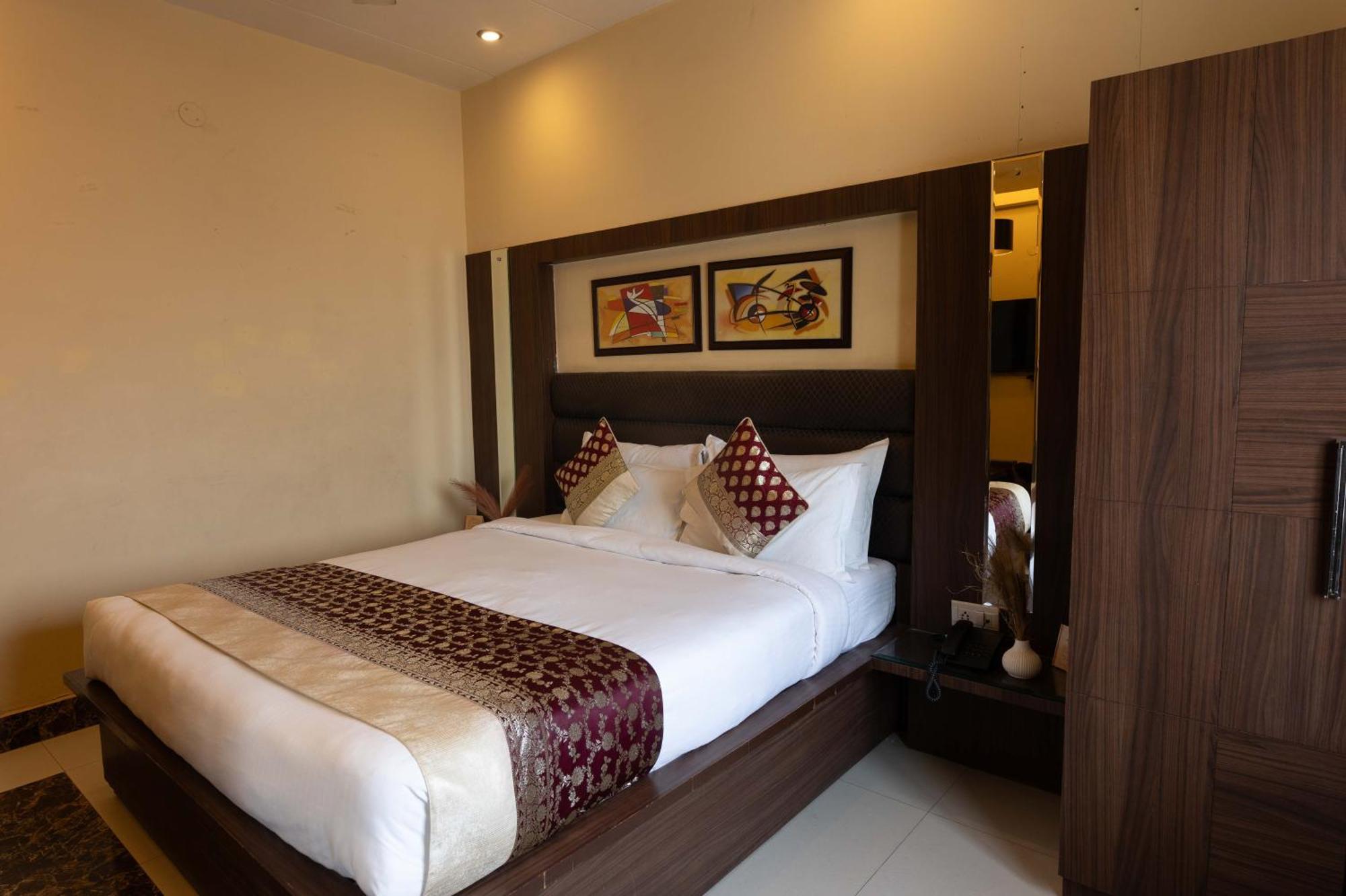 New Hotel Broadway Varanasi Exterior foto